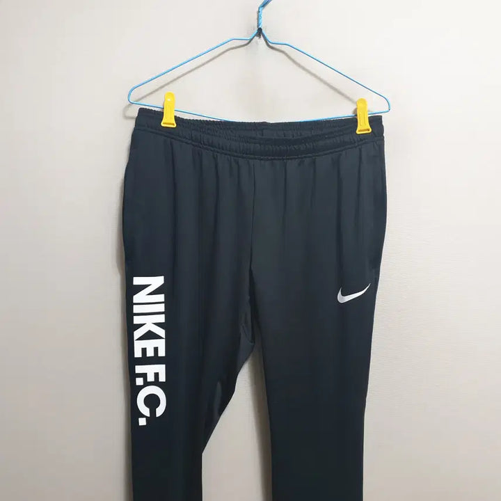 [BUNJANG] Nike Training Pants (Size 32) / 나이키트레이닝바지/32