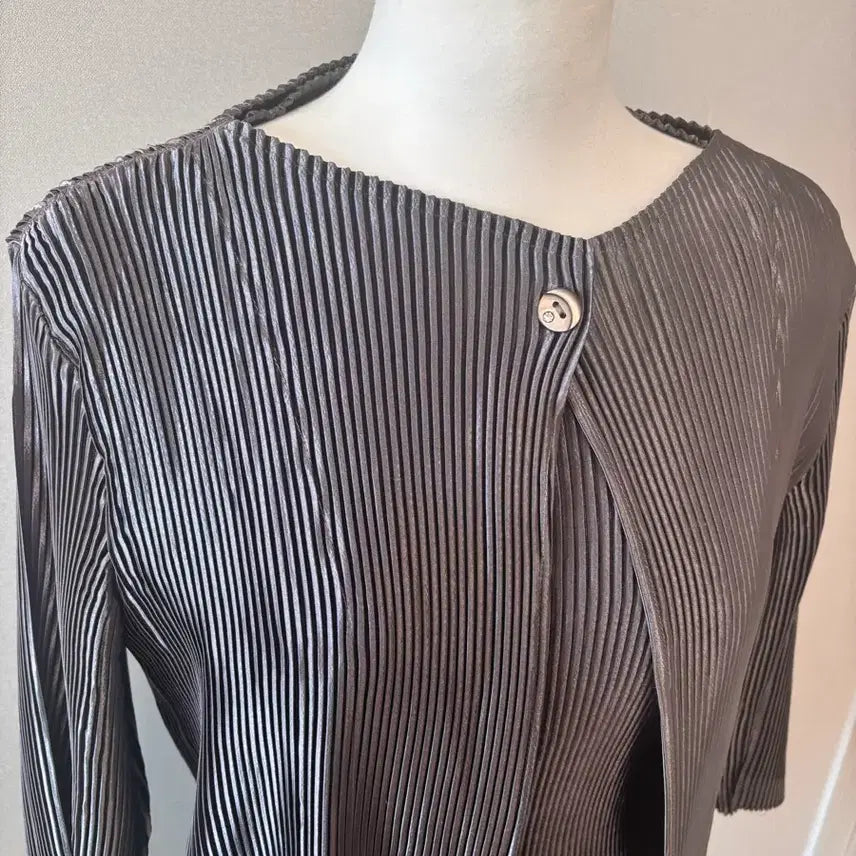 [BUNJANG] Pleats Gray Silver Jacket Set / 플리츠 그레이 은갈치 자켓 세트