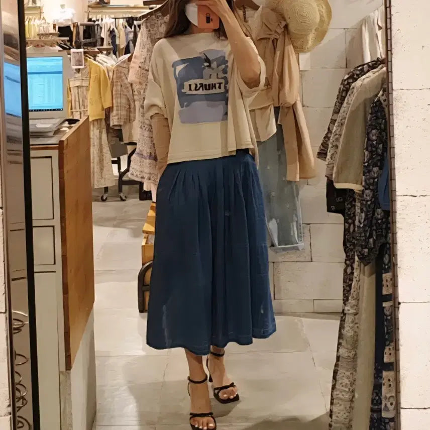 [BUNJANG] 새옷 S 플러워 페인트 인타샤 니트 오버핏 반팔티 써스데이아일랜드 / 새옷 S 플러워 페인트 인타샤 니트 오버핏 반팔티 써스데이아일랜드