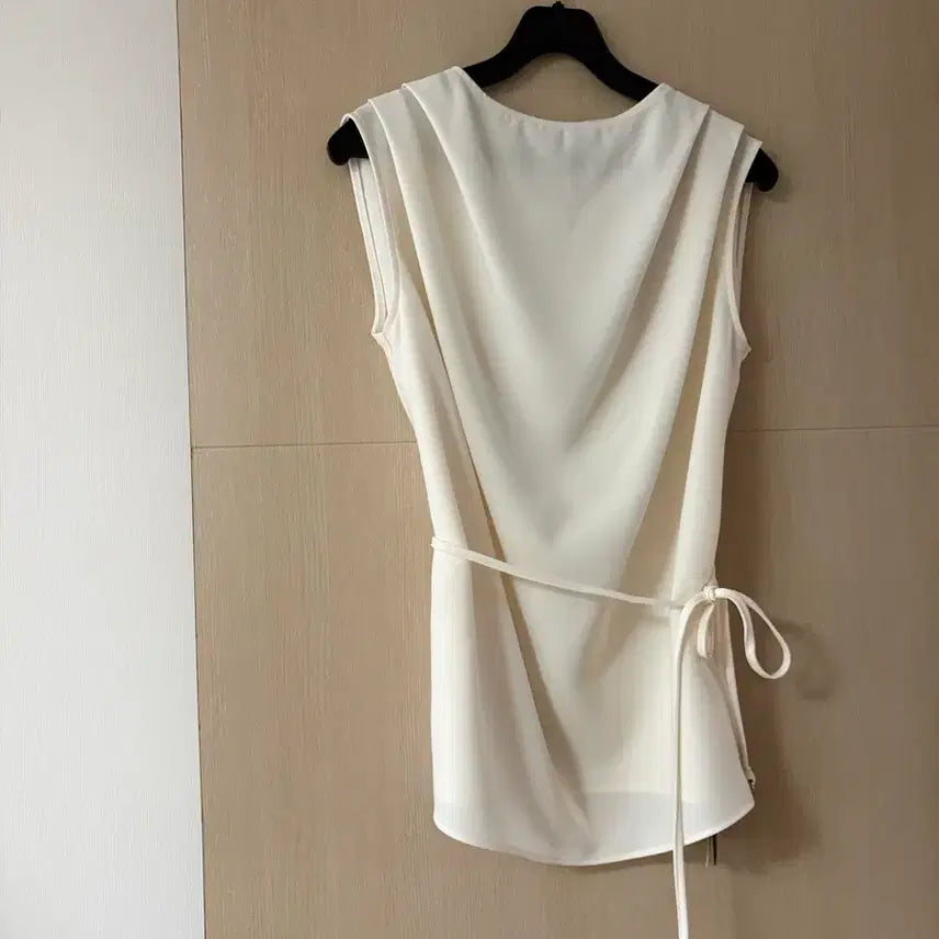 [BUNJANG] Archaic Silky Blouse / 아르카익 실키 블라우스 (새상품)