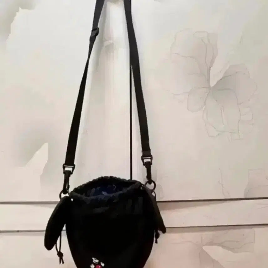 [BUNJANG] Disney Mickey Mouse Crossbody Bag / 도쿄 디즈니랜드 미키 크로스백