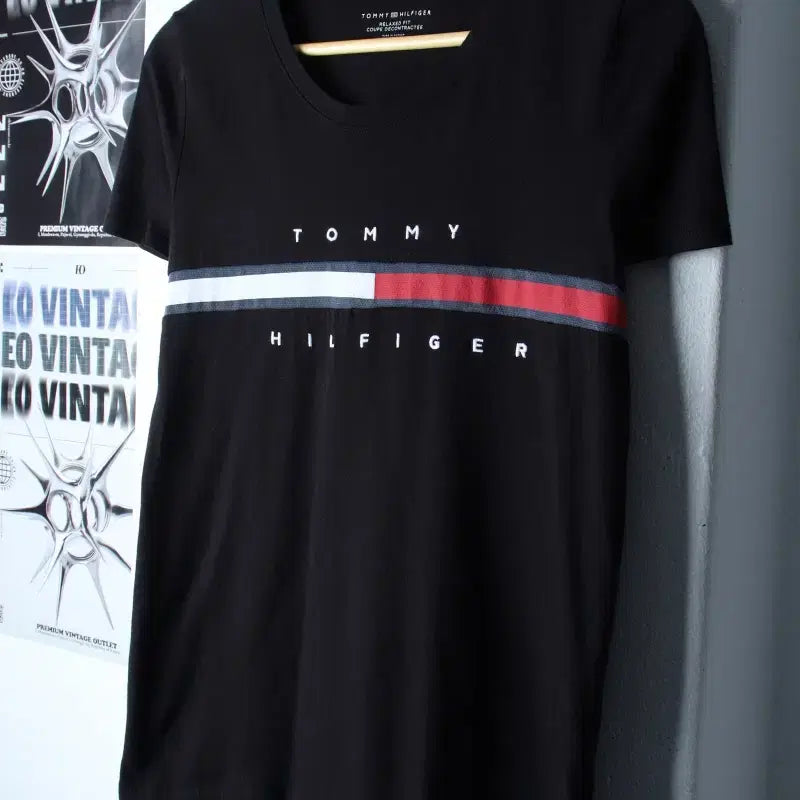 [BUNJANG] Tommy Hilfiger Big Logo T-Shirt / W(S-M) 타미힐피거 반팔 티셔츠 빅로고 블랙 올드스쿨-185F4