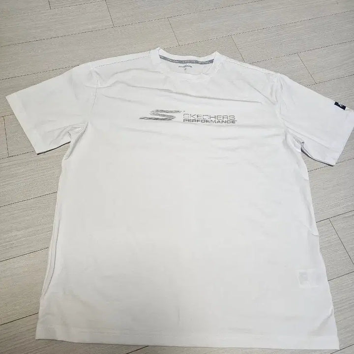 [SOLD OUT] 스케쳐스 기능성 반팔 105사이즈상태좋은 중고