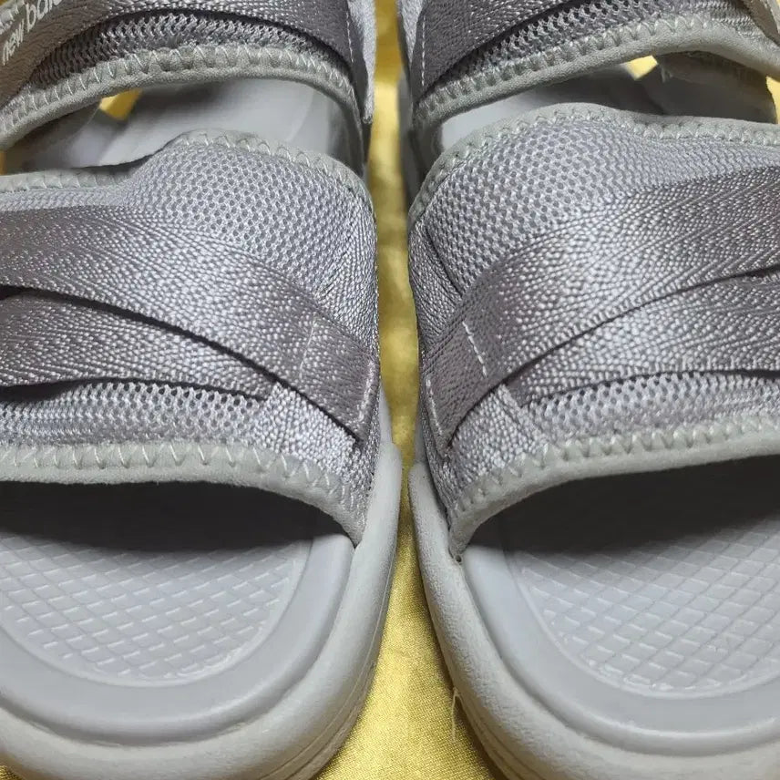 [BUNJANG] New Balance Velcro Sandals Grey / 뉴발란스 벨크로 샌들 그레이