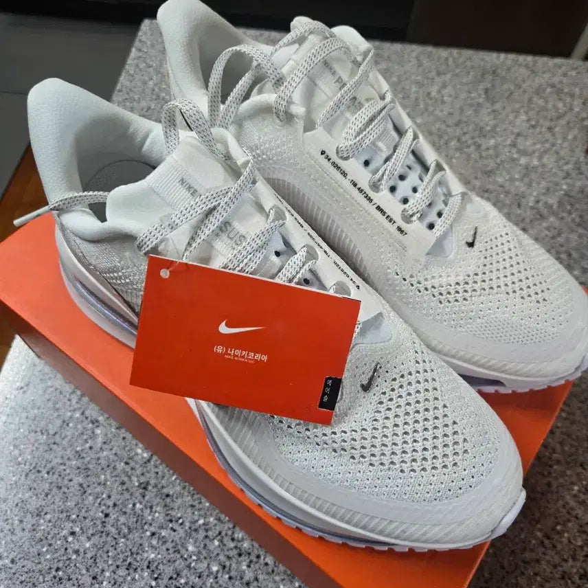 [SOLD OUT] 나이키 페가수스 프리미엄 새상품 270사이즈