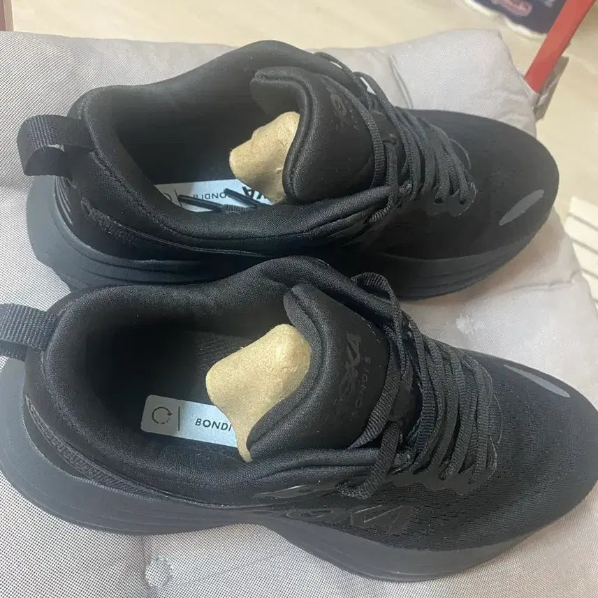 [BUNJANG] Hoka Bondi 8 Regular Running Shoes / 호카 본디8 레귤러 235 새상품