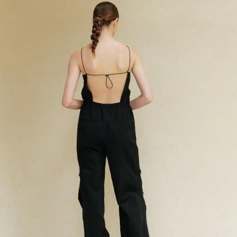 [BUNJANG] Le Parachute Sleeveless Jumpsuit Black / 르 파라슈트 슬리브리스 점프수트