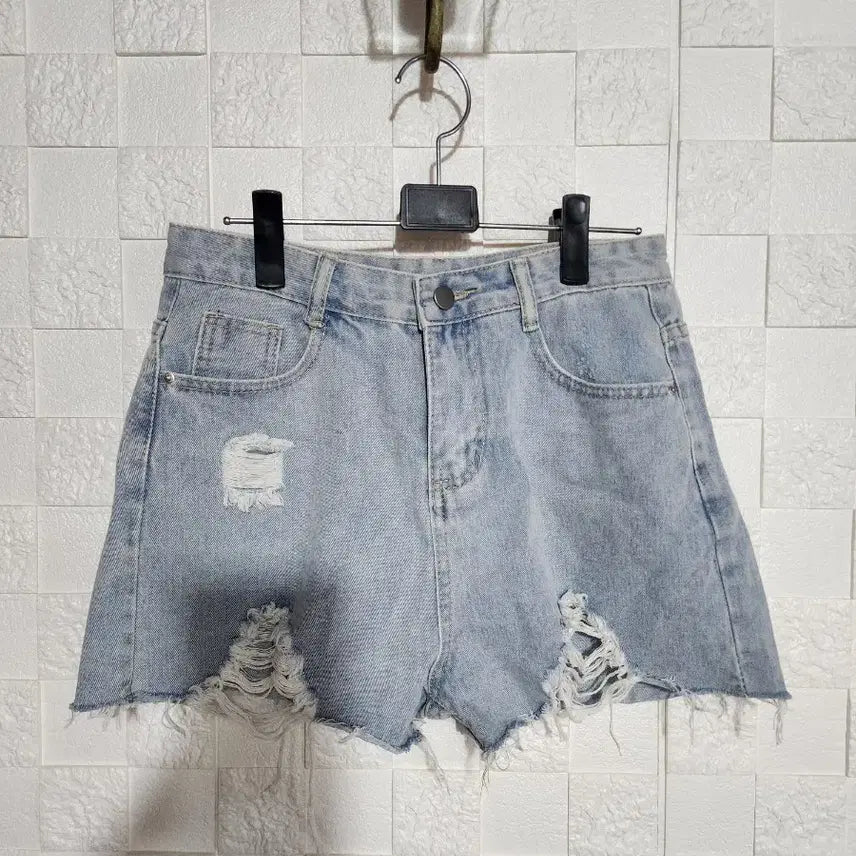 [BUNJANG] Light Wash Distressed Denim Shorts L / 연청 데미지 숏팬츠 L