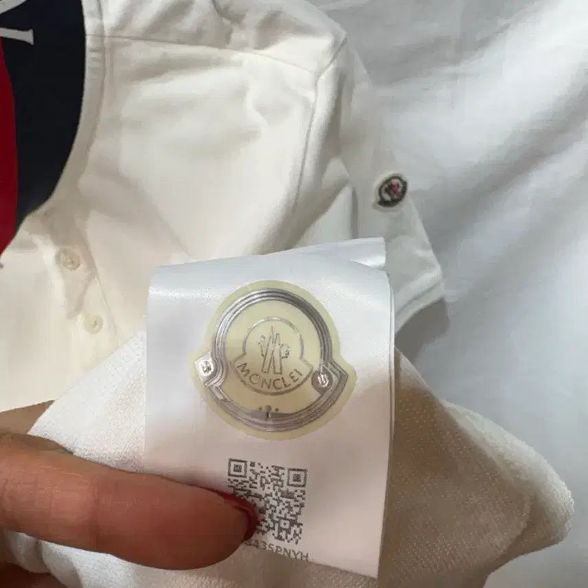 [BUNJANG] Moncler White Polo Shirt L / 몽클레어 화이트 카라티 L/95~마른100사이즈(정품)