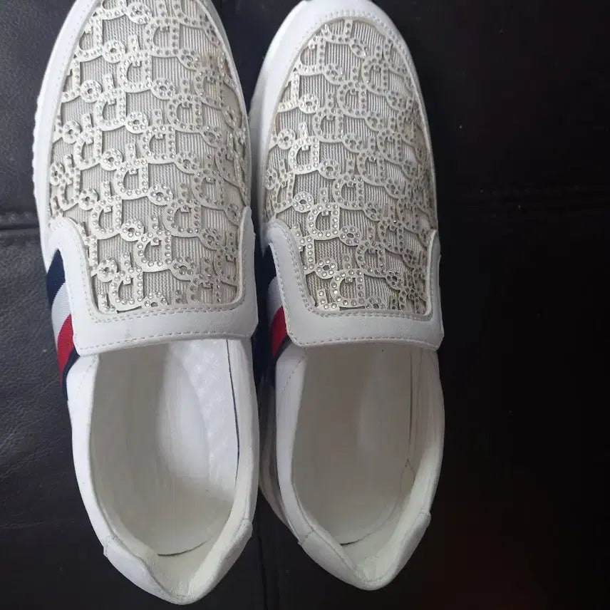 [SOLD OUT] 화이트 스니커즈 240