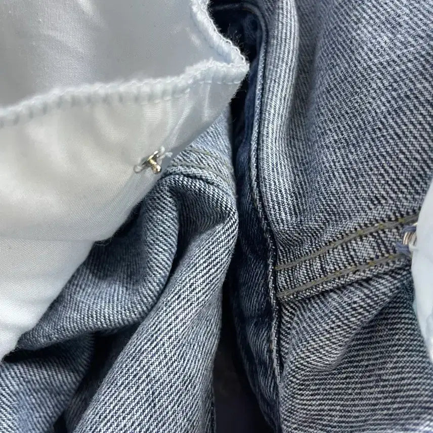 [BUNJANG] Mienne Unique Asymmetrical Denim Jacket / N6261 유니크 언발 청 자켓.mienne.미엔느