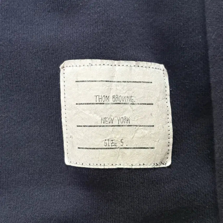 [BUNJANG] Thom Browne 4-Bar Armband Sweatshirt / 톰브라운 4선 완장 맨투맨