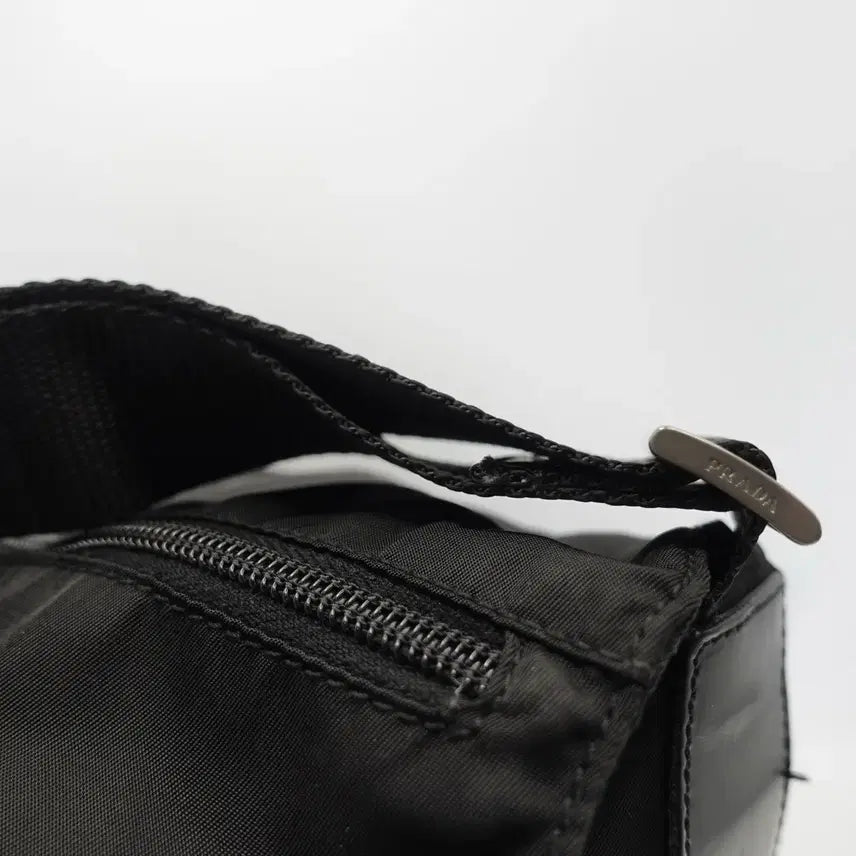 [BUNJANG] Prada Nylon Messenger Bag - Black / [정품]프라다 나일론 크로스백 메신저백 주우재백 _ 001
