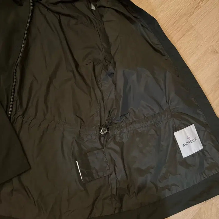 [BUNJANG] Moncler Windbreaker 14Y / 몽클레어 바람막이