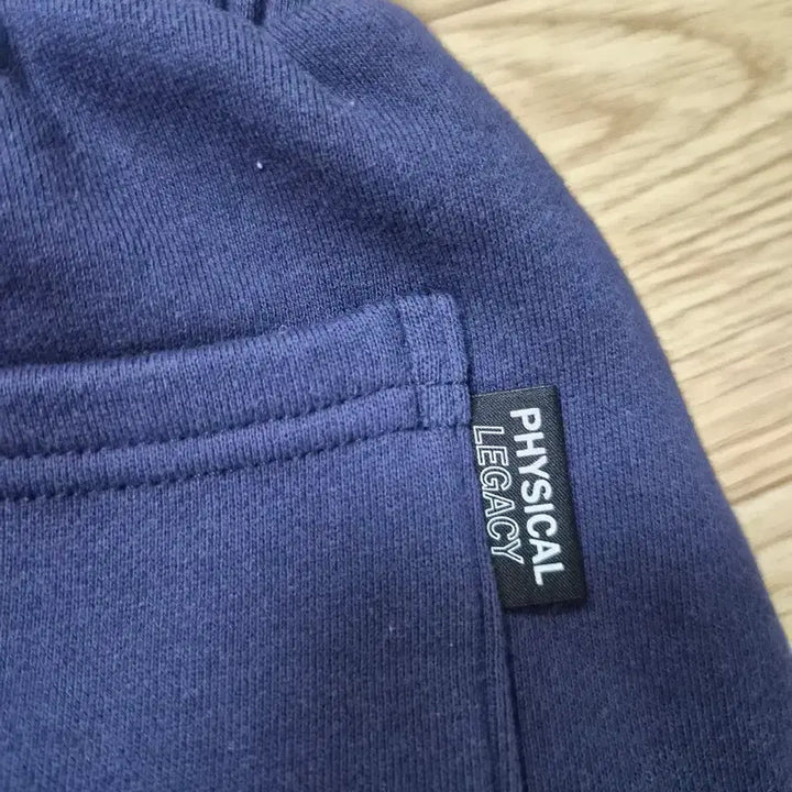 [BUNJANG] Physical Legacy Navy Shorts - New / 피지컬레가시 네이비 반바지 새상품 M