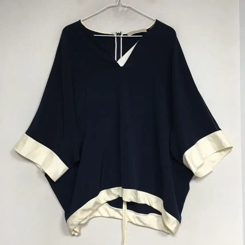 [BUNJANG] Lebeige Loose Fit String Blouse / 르베이지 루즈핏 스트링 블라우스