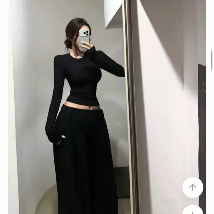 [SOLD OUT] 에이블리 뉴앤비 스킨핏 탱글 쫀득치즈 글램 닝닝 잘록티
