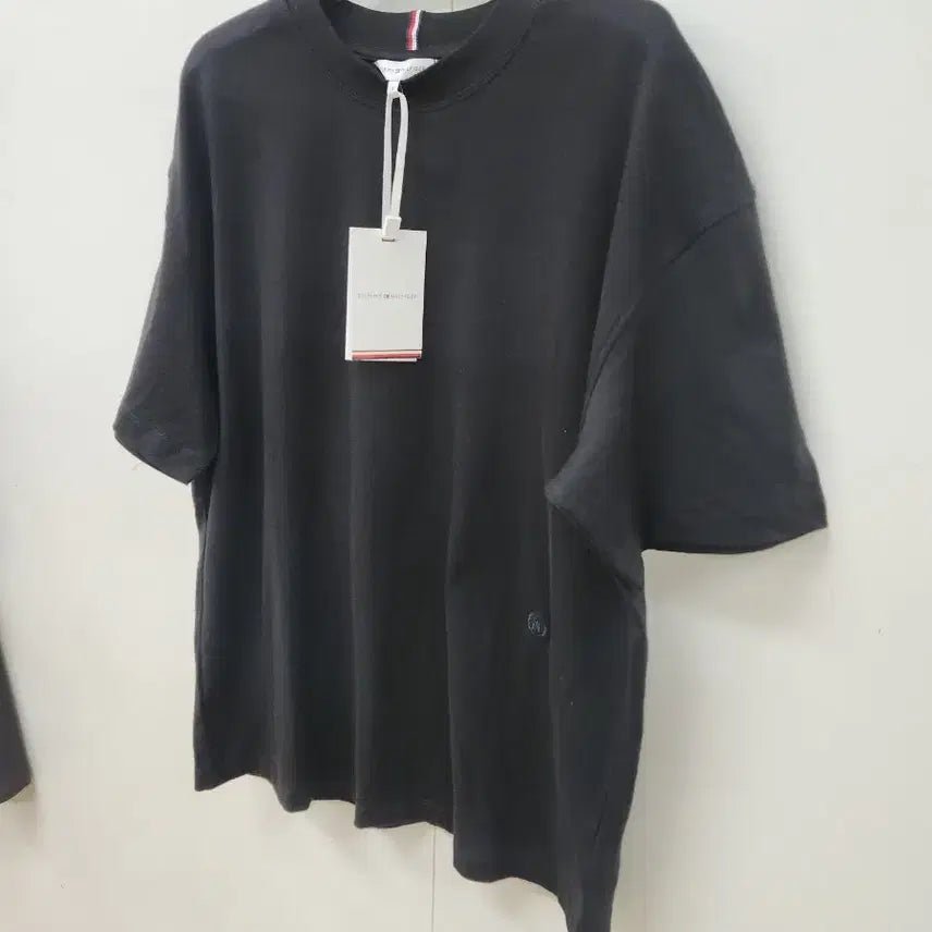 [SOLD OUT] (정품) 타미힐피거 남성 반팔라운드티 (블랙) S(95-100)