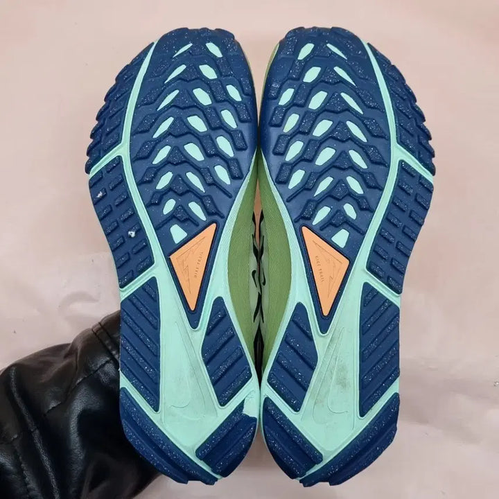 [BUNJANG] Nike React Pegasus Trail 4 Sneakers (255) / 나이키 리액트 페가수스 트레일4 운동화255