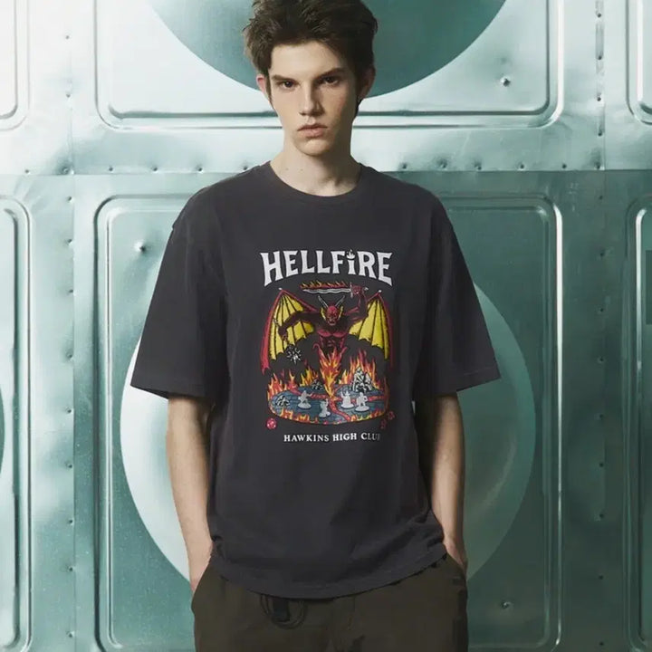 [BUNJANG] Stranger Things Hellfire Club T-shirt / 기묘한 이야기 헬파이어 클럽 반팔 티셔츠
