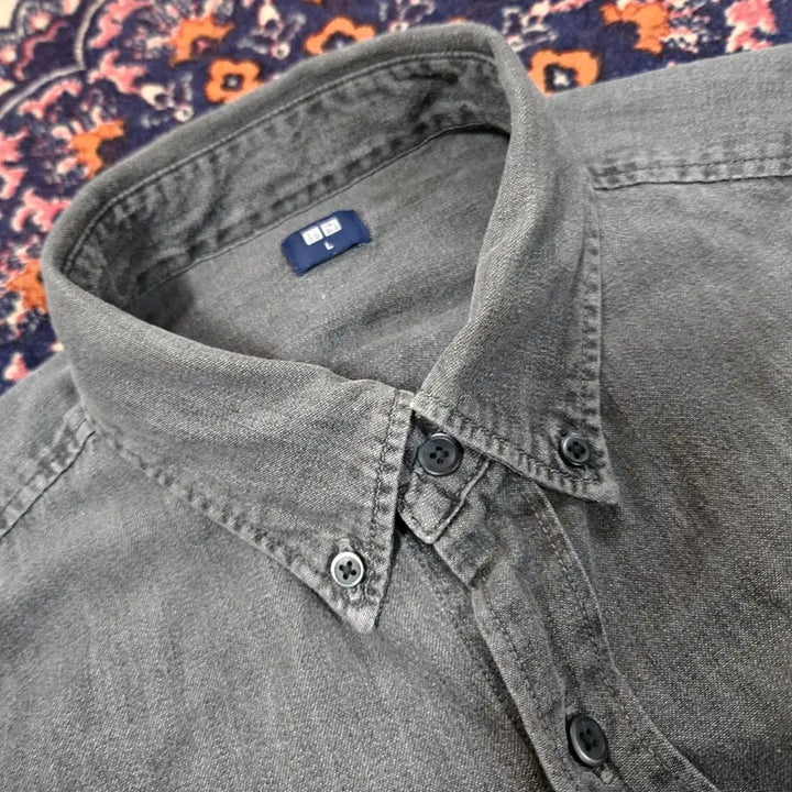 [BUNJANG] Uniqlo Button-Down Black Denim Shirt - Size L / 유니클로 버튼다운 흑청 데님 셔츠 L size