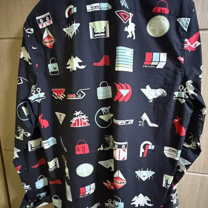[BUNJANG] Prada Patterned Black Shirt / 프라다 블랙 패턴 셔츠