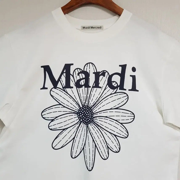 [BUNJANG] Mardi Mercredi Daisy T-shirt / 마르디메크르디 데이지 티셔츠