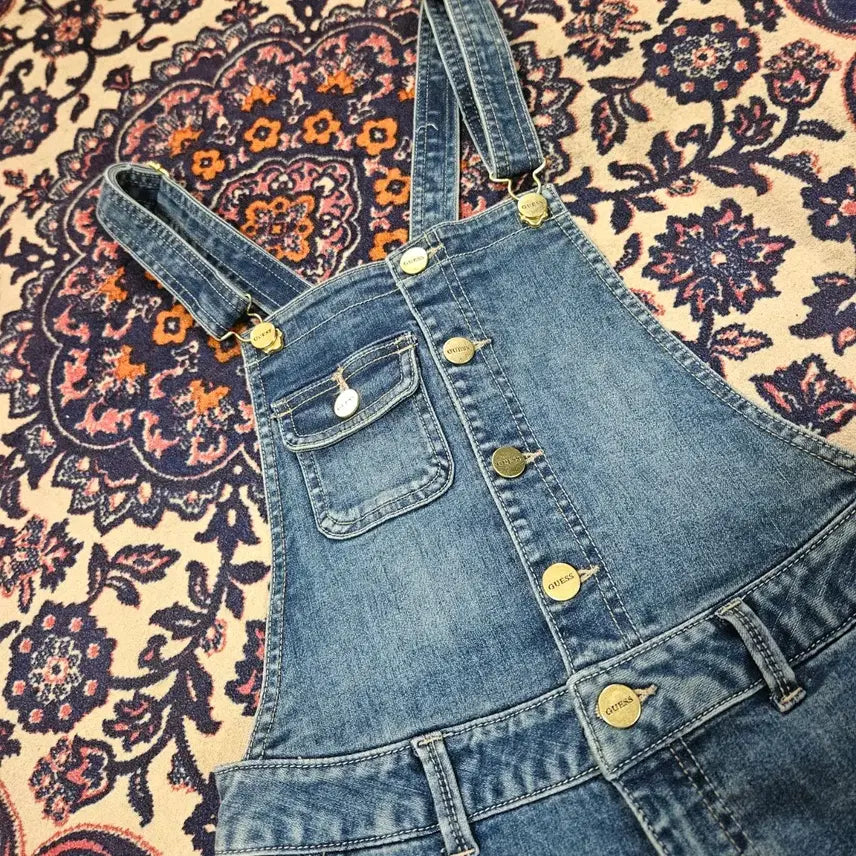 [BUNJANG] 게스(GUESS) 골든 버튼 데님 멜빵 반바지 26size / 게스(GUESS) 골든 버튼 데님 멜빵 반바지 26size