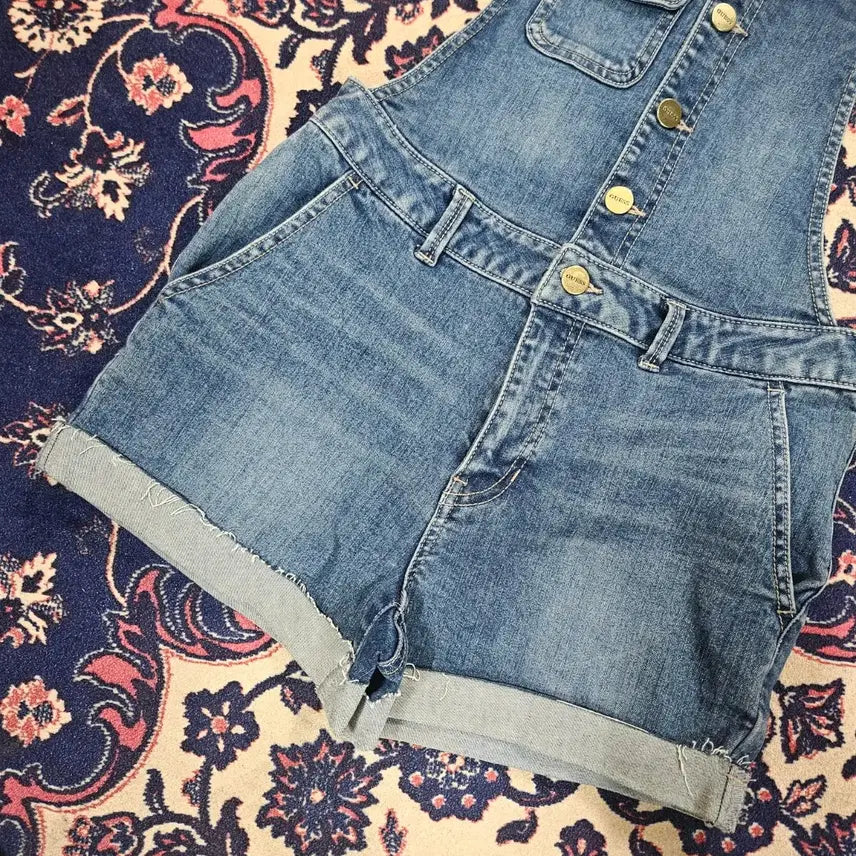 [BUNJANG] 게스(GUESS) 골든 버튼 데님 멜빵 반바지 26size / 게스(GUESS) 골든 버튼 데님 멜빵 반바지 26size