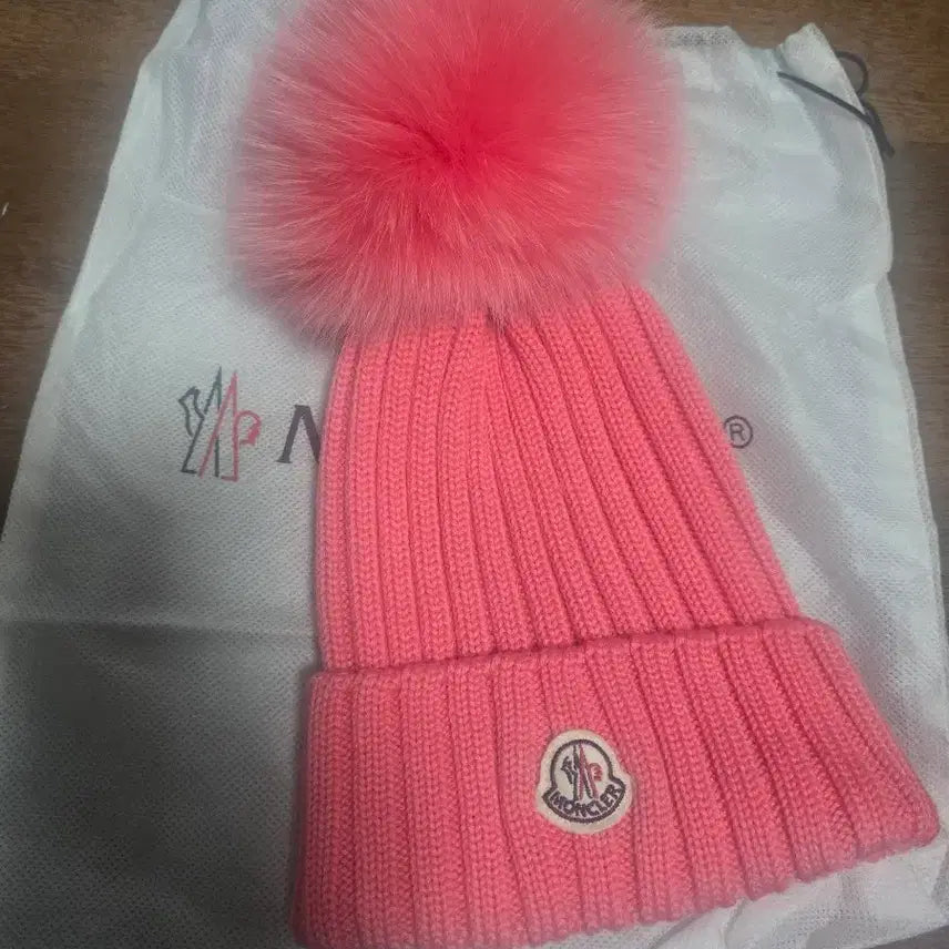 [BUNJANG] Moncler Pink Beanie / 몽클레어 비니 정품