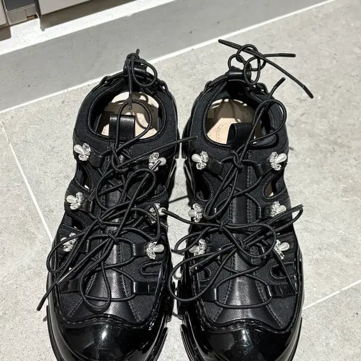 [SOLD OUT] 시몬로샤 비즈 스니커즈 240 (37사이즈)