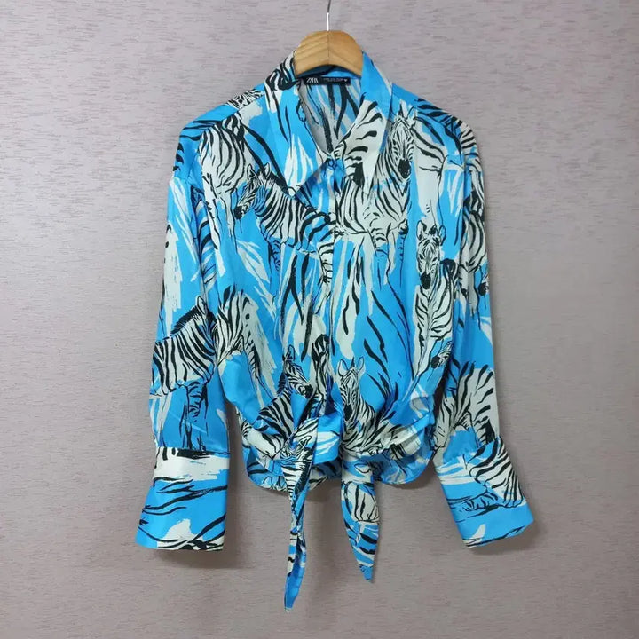 [BUNJANG] ZARA Blue Satin Print Blouse Women&