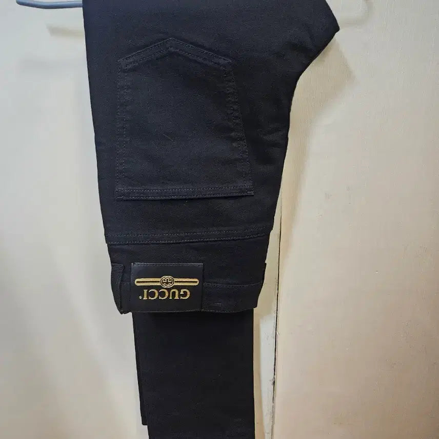 [SOLD OUT] (100% 정품) 구찌 GUCCI 명품 청바지 블랙진