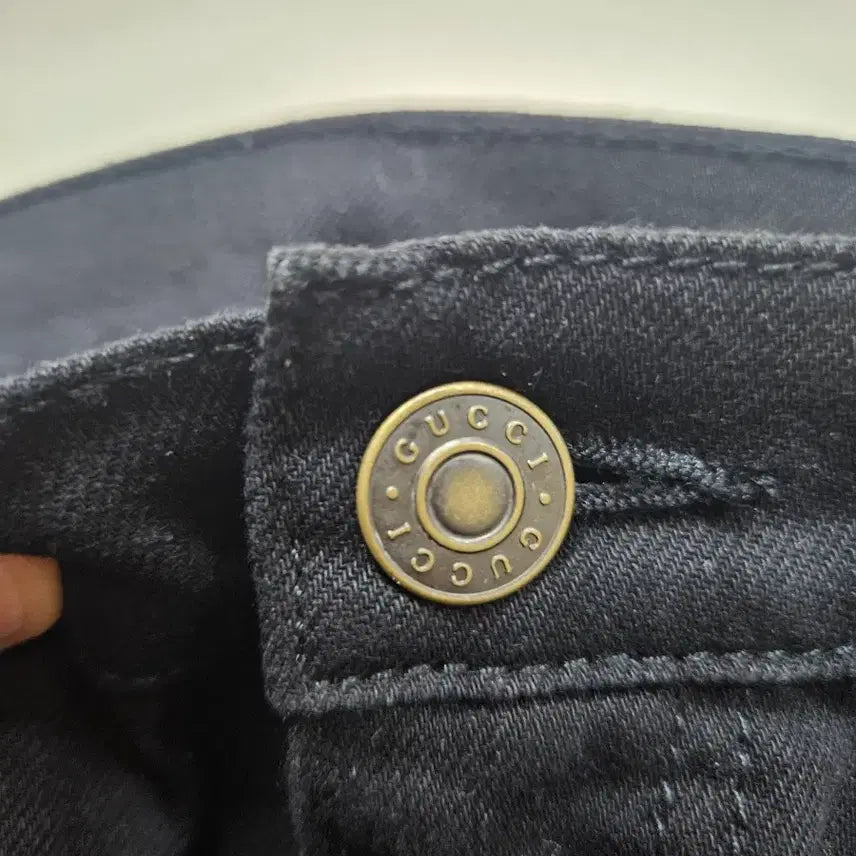 [SOLD OUT] (100% 정품) 구찌 GUCCI 명품 청바지 블랙진