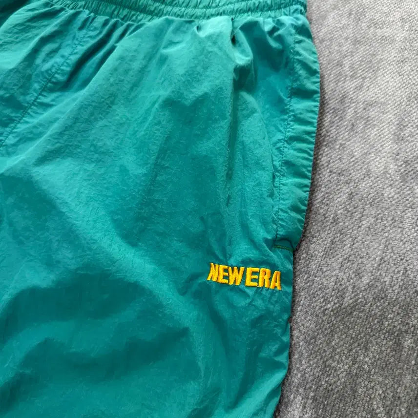 [BUNJANG] Xs New Era Nylon Shorts / Xs 뉴에라 나일론 반바지