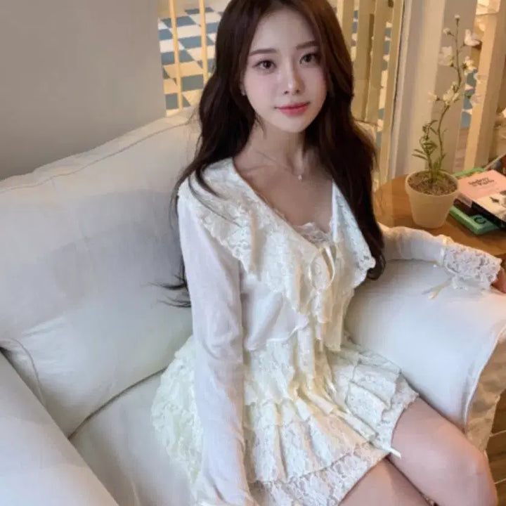 [BUNJANG] Roar Aori Ruffle Lace Cardigan / [미착용] 아옳이 로아르 러플 레이스 가디건