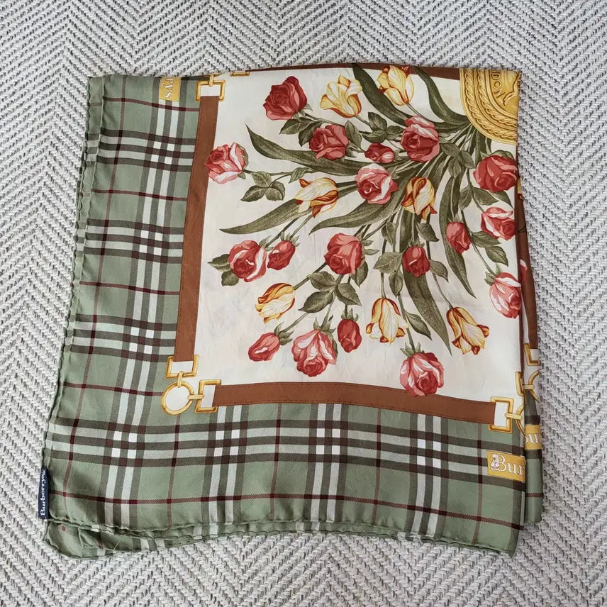 [BUNJANG] Burberry Vintage Silk Scarf / 90s 빈티지 버버리 실크 스카프