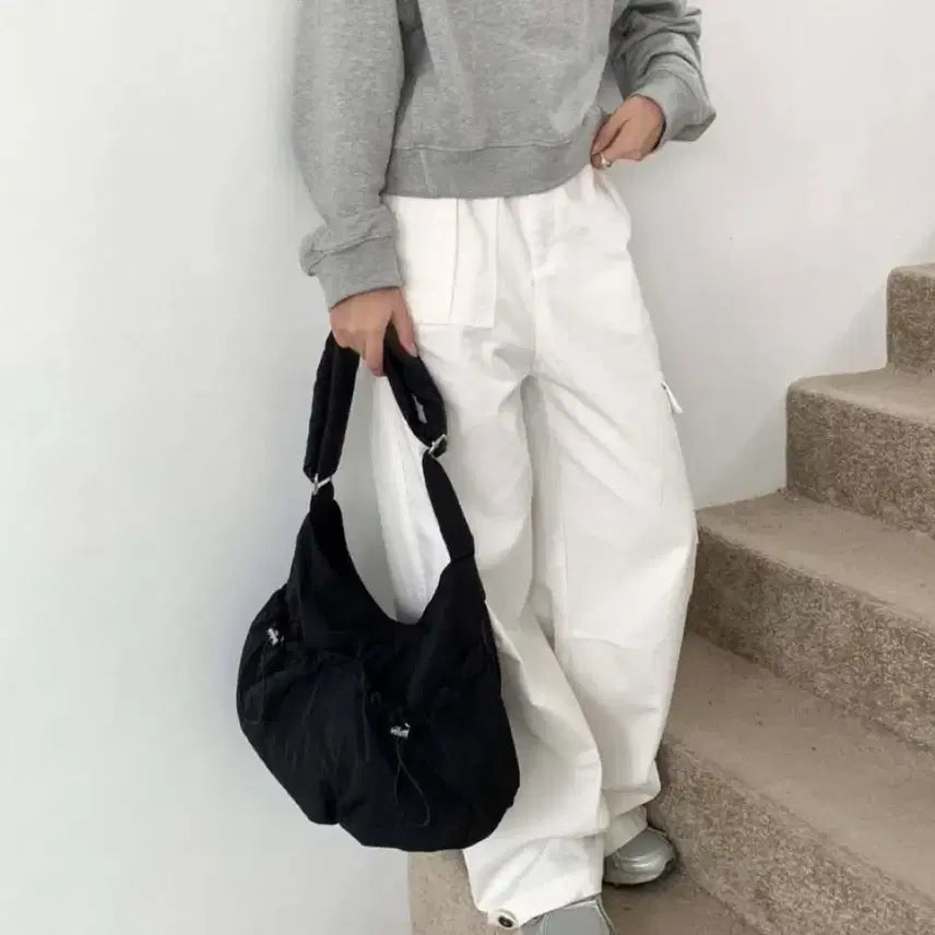 [BUNJANG] Komer Front Two-Pocket Shoulder Bag / 꼬메르 프론트 투포켓 숄더백