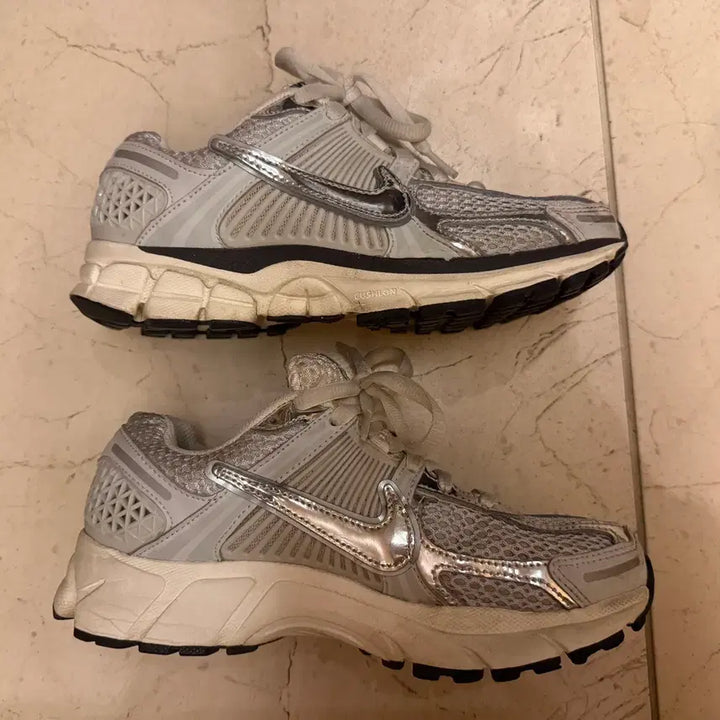 [BUNJANG] Nike Zoom Vomero Silver / 나이키 줌 보메로 실버 235