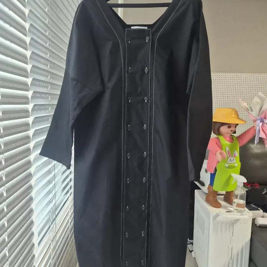 [BUNJANG] Black Two-Button Loose Stitch Midi Cotton Dress / 새제품) 스티치 디테일 모던 미디 루즈핏 원피스 프리(55~77)