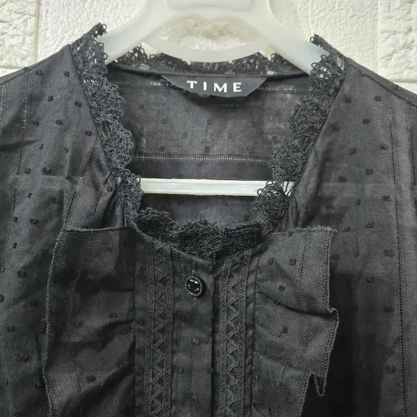 [SOLD OUT] TIME  봄 초여름 블라우스  레이스 21년