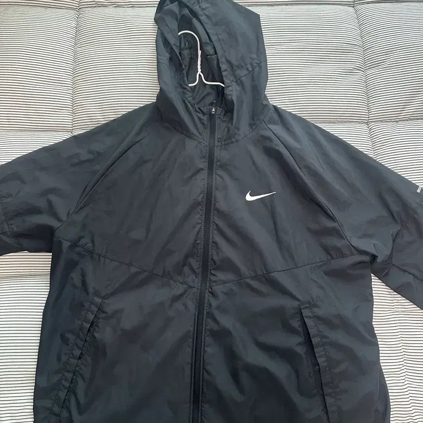 [BUNJANG] Nike Black Hooded Windbreaker Jacket / 나이키 블랙 바람막이 후드 자켓