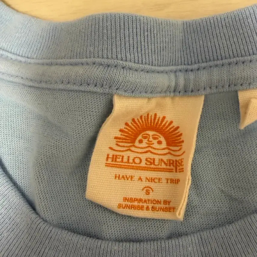 [BUNJANG] Hello Sunrise Sky Blue T-shirt / 헬로선라이즈 반팔티