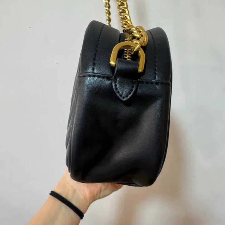 [SOLD OUT] 토리버치 쉐브론 미니 크로스백 블랙