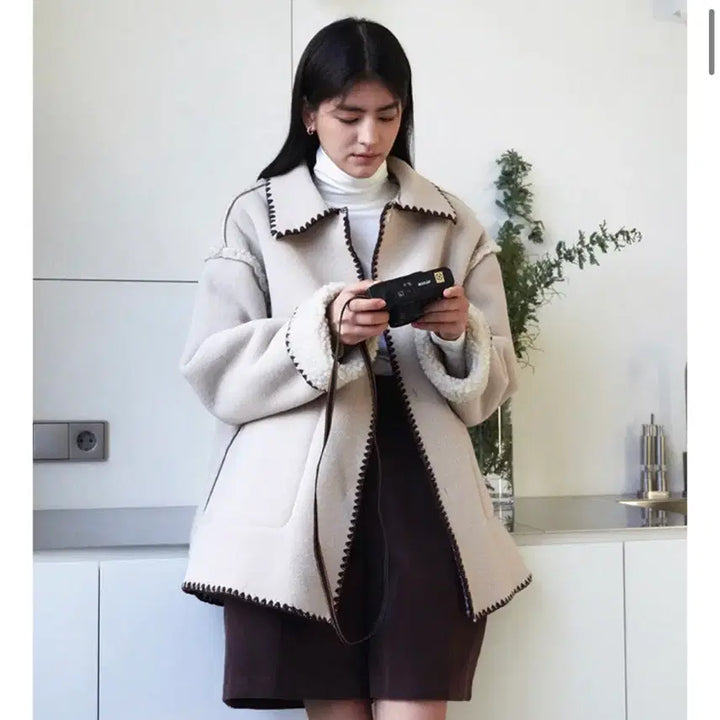 [BUNJANG] Edaul Reversible Fleece Mustang Jacket / 어다울 플리스 리버시블 뽀글이 무스탕