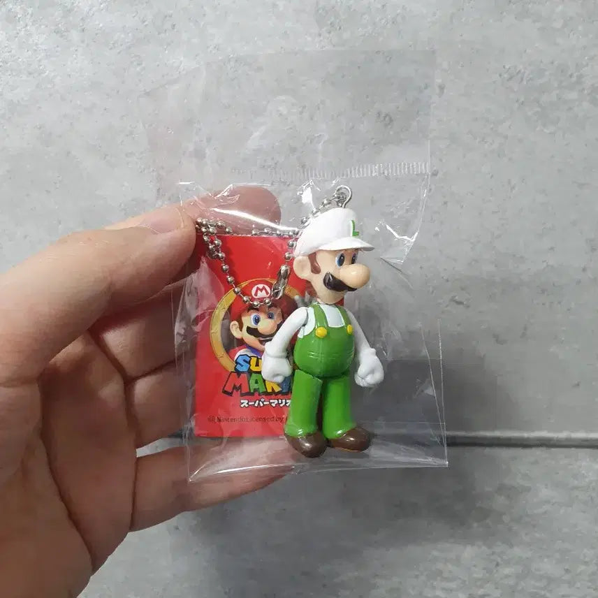 [BUNJANG] Super Mario Fire Luigi Swing Keyring / 슈퍼마리오 파이어 루이지 스윙 키링 키홀더