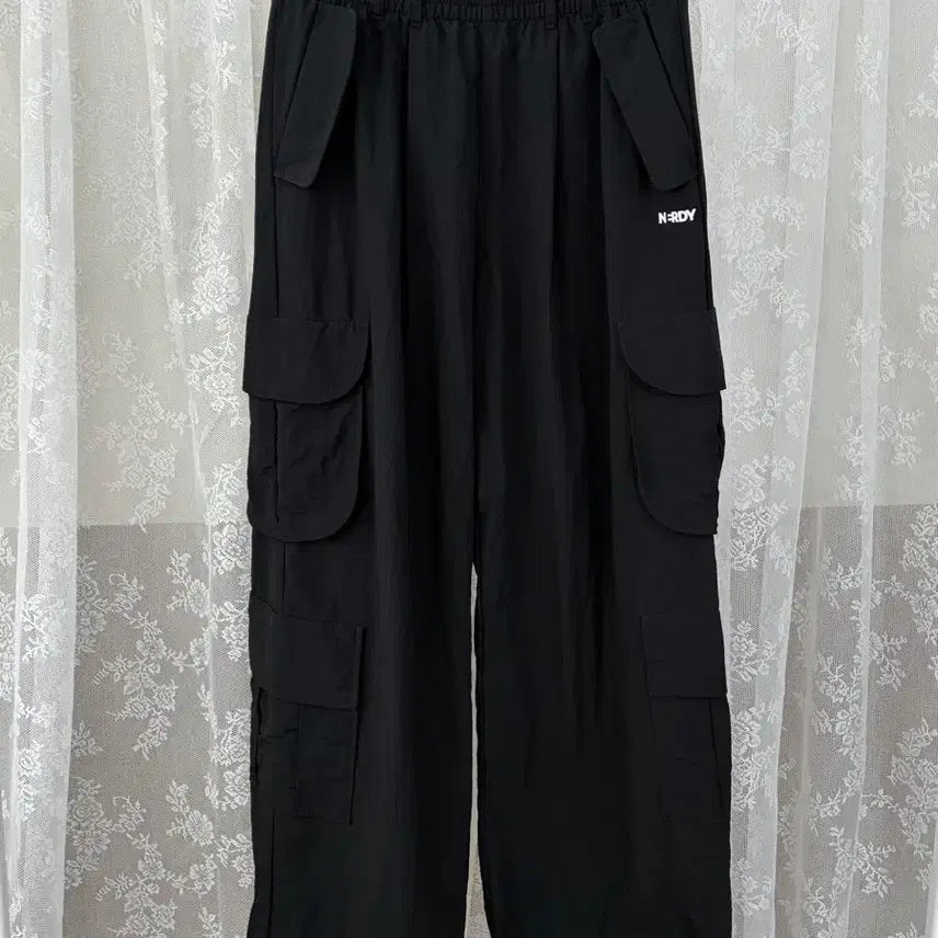 [BUNJANG] Nerdy Two-Way Nylon Cargo Pants Black / M) 널디 투웨이 나일론 카고 팬츠 블랙
