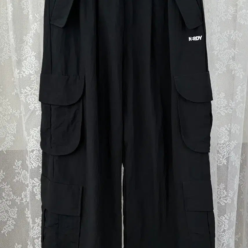 [BUNJANG] Nerdy Two-Way Nylon Cargo Pants Black / M) 널디 투웨이 나일론 카고 팬츠 블랙