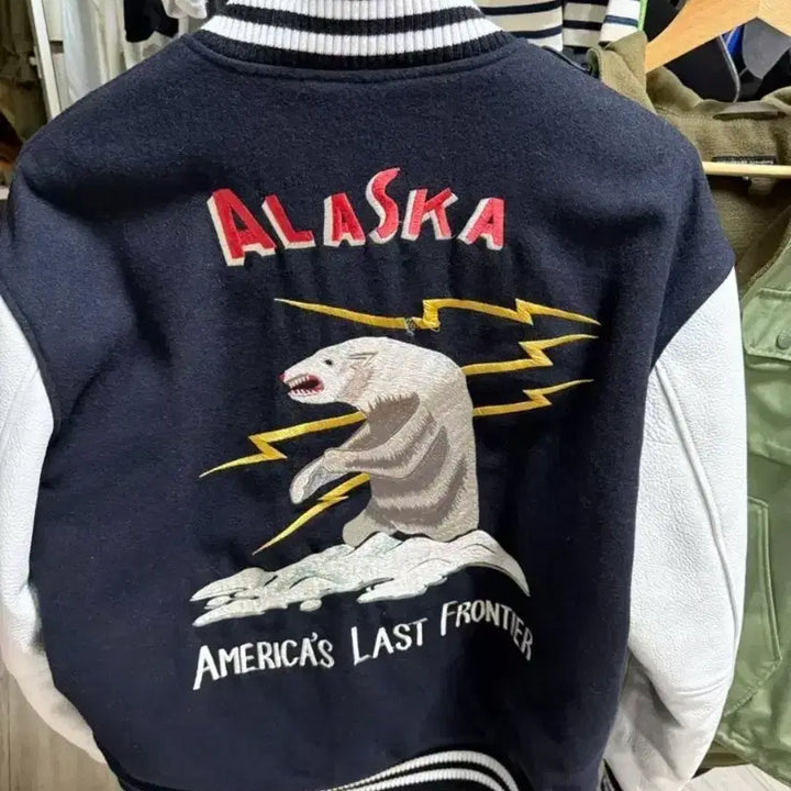 [BUNJANG] A Cappella Clothing White Bear Stadium Varsity Jacket / 아카펠라클로딩 백곰 스타디움 바시티 자켓