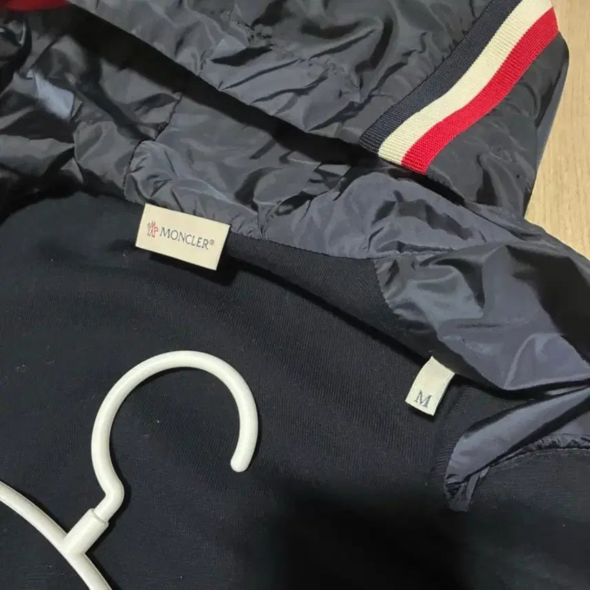 [SOLD OUT] 정품 몽클레어 몽클레르 니트 후드 바람막이